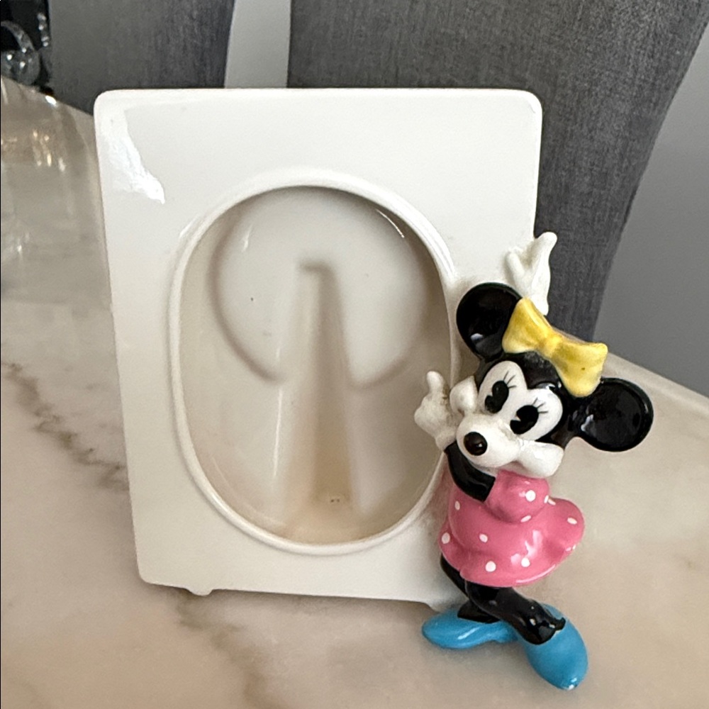 Vintage Disney Minnie Mouse Ceramic Picture Frame Walt Disney Japan 3.5 X 5”